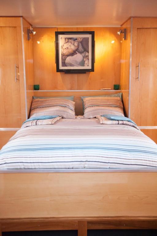 Houseboat Ms 3 Gebroeders Bed & Breakfast