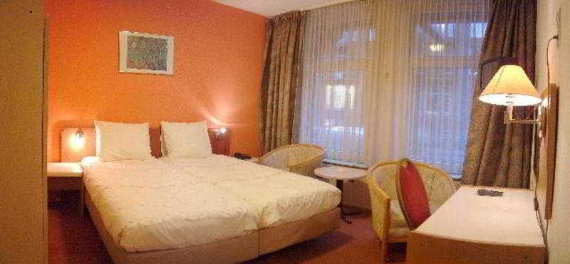 Aadam Wilhelmina 3*
