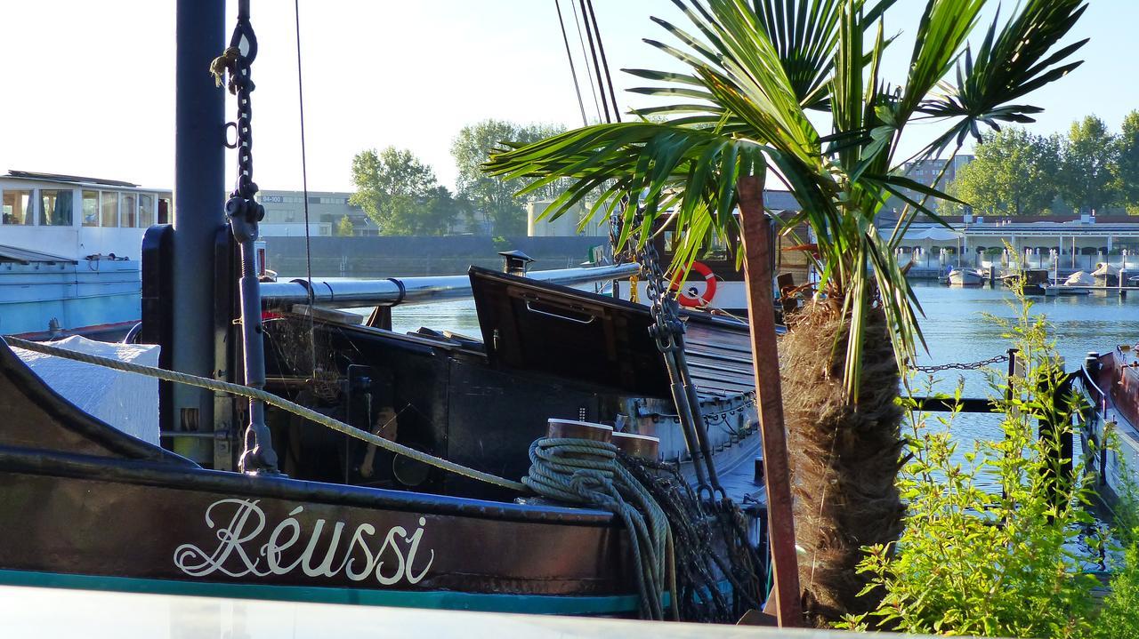 Houseboat Reussi Couette-café *