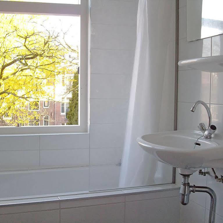 Onefam Amstel Hostel *