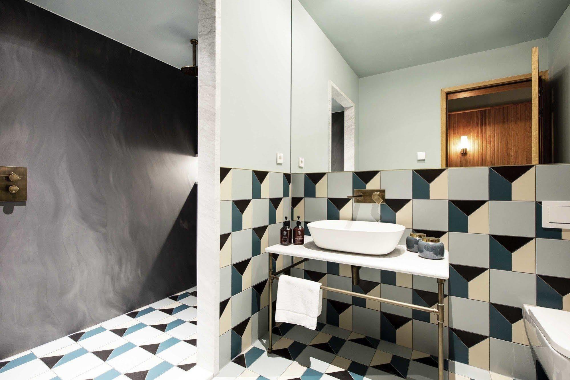 Twenty Eight Hotel 4*