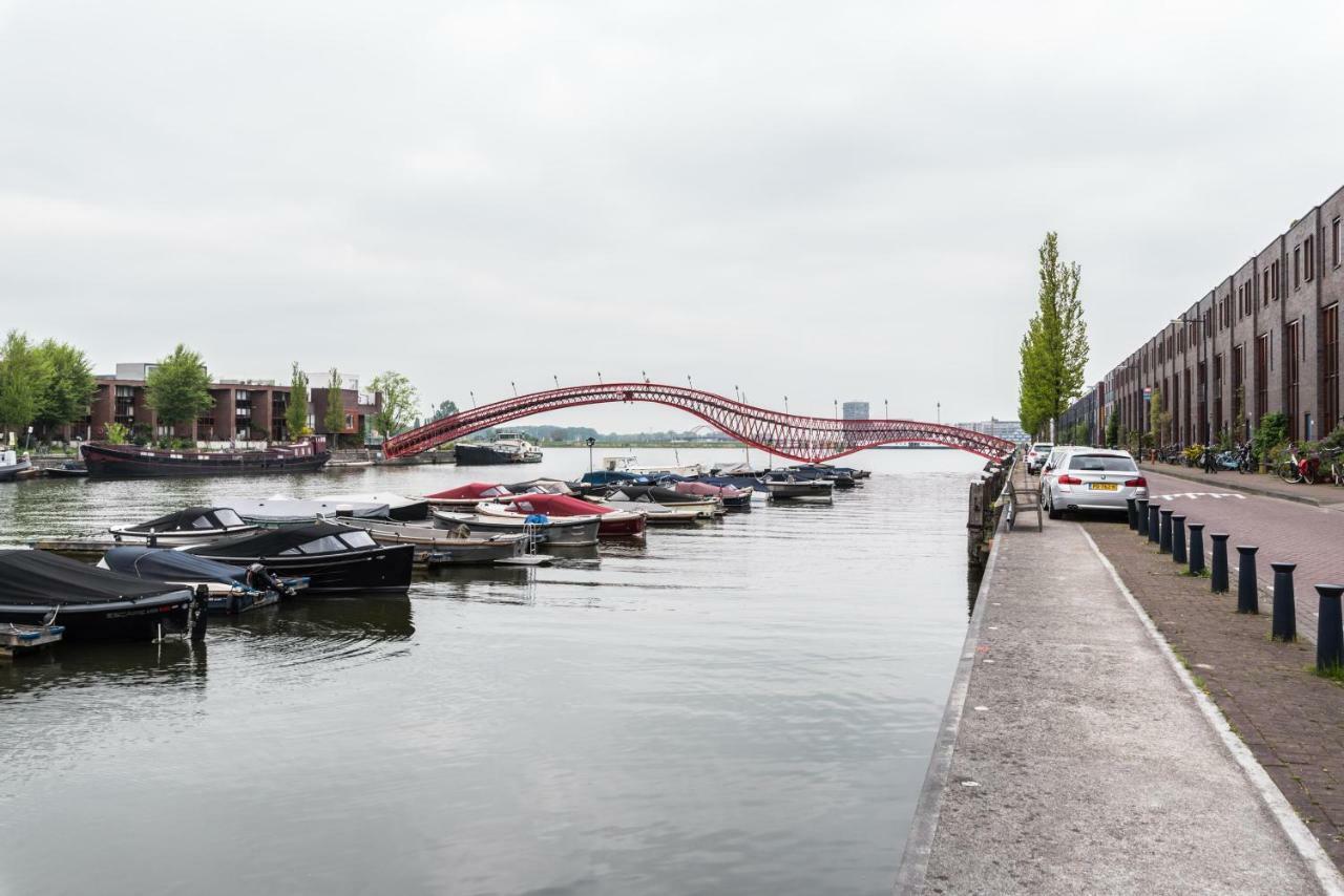Houseboat Reussi Couette-café