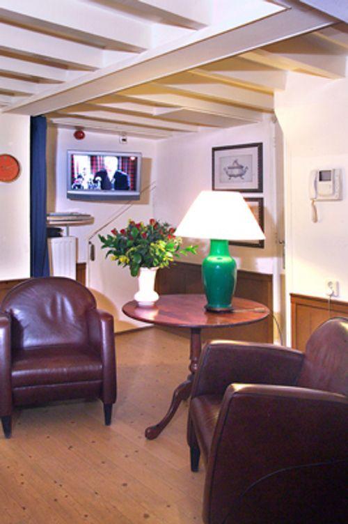Onefam Amstel Hostel *