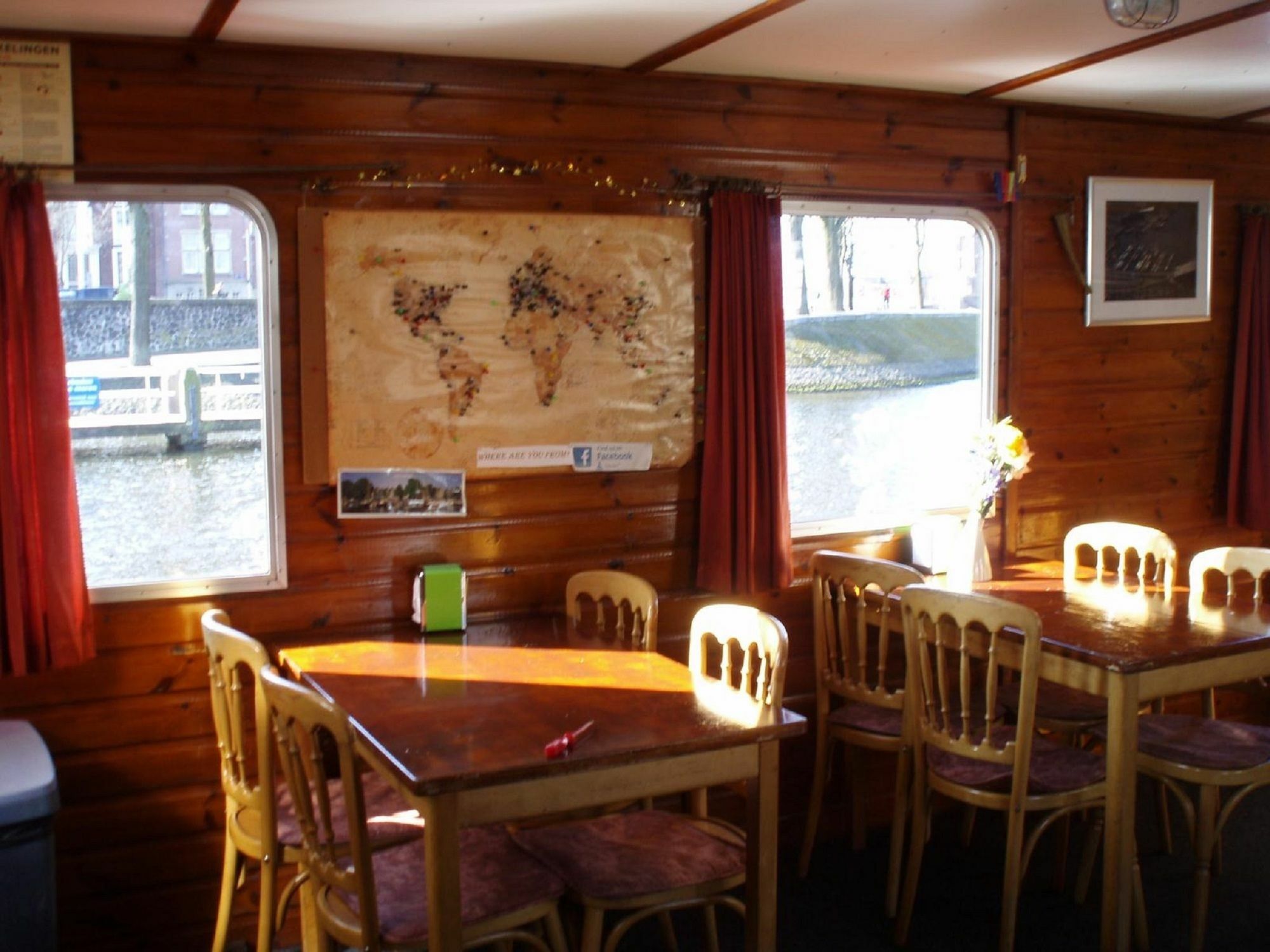 Intersail Hostel - Avontuur Amsterdam