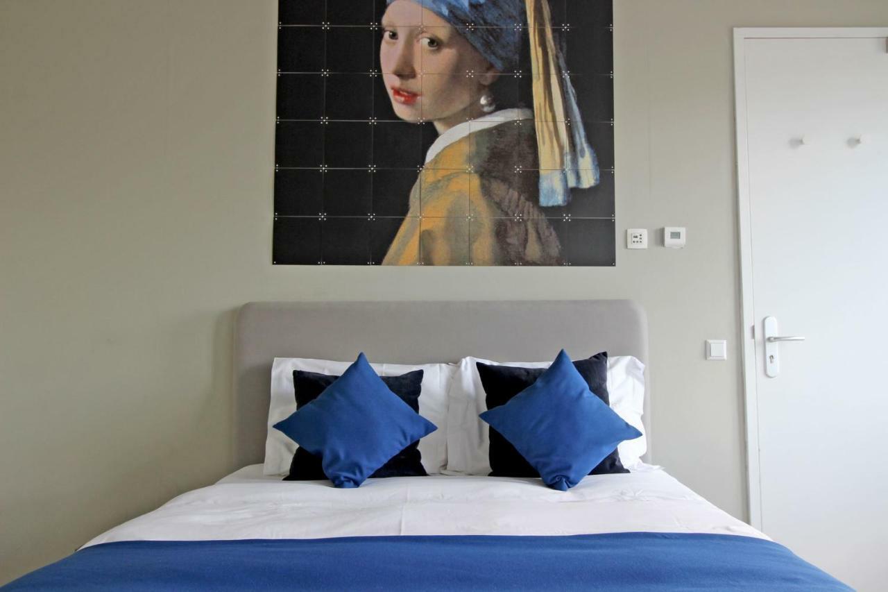 Hotel North, Near Adam Tower