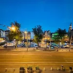 Luxury City Center Apartment With Canal View 1 Kingsize Bed And 1 Sleeping Sofa