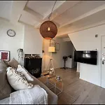 Chic Rembrandt Flat Near Bars, Cafes, Museums