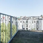 Ruby Van Gogh Apartments
