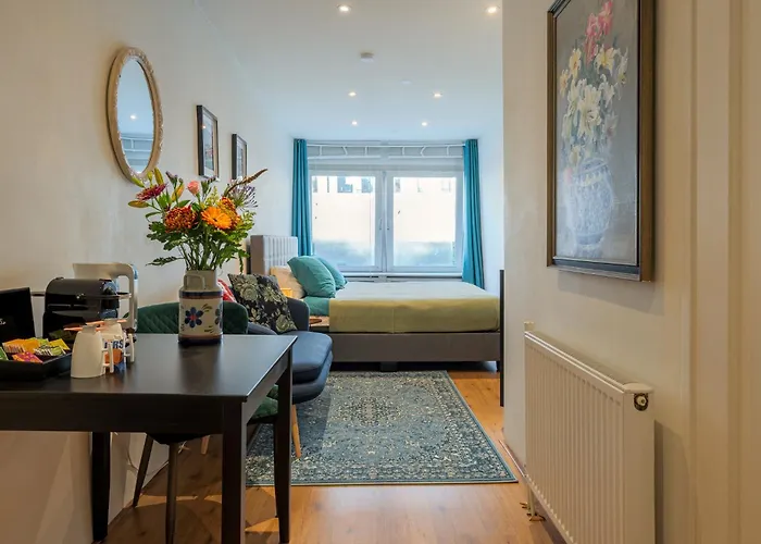 Suite With Private Bathroom Near Vondelpark