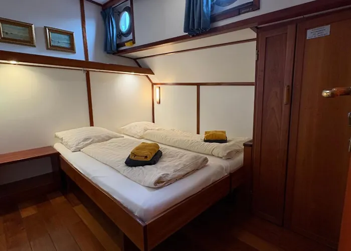 Hotelboot Zwaan
