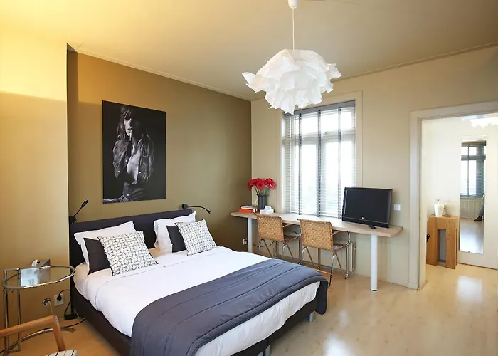 Canal Studio Apartment