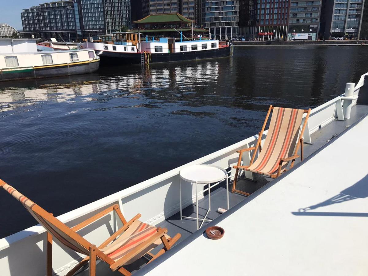 A304 Romantic Seaship In Center * Ámsterdam