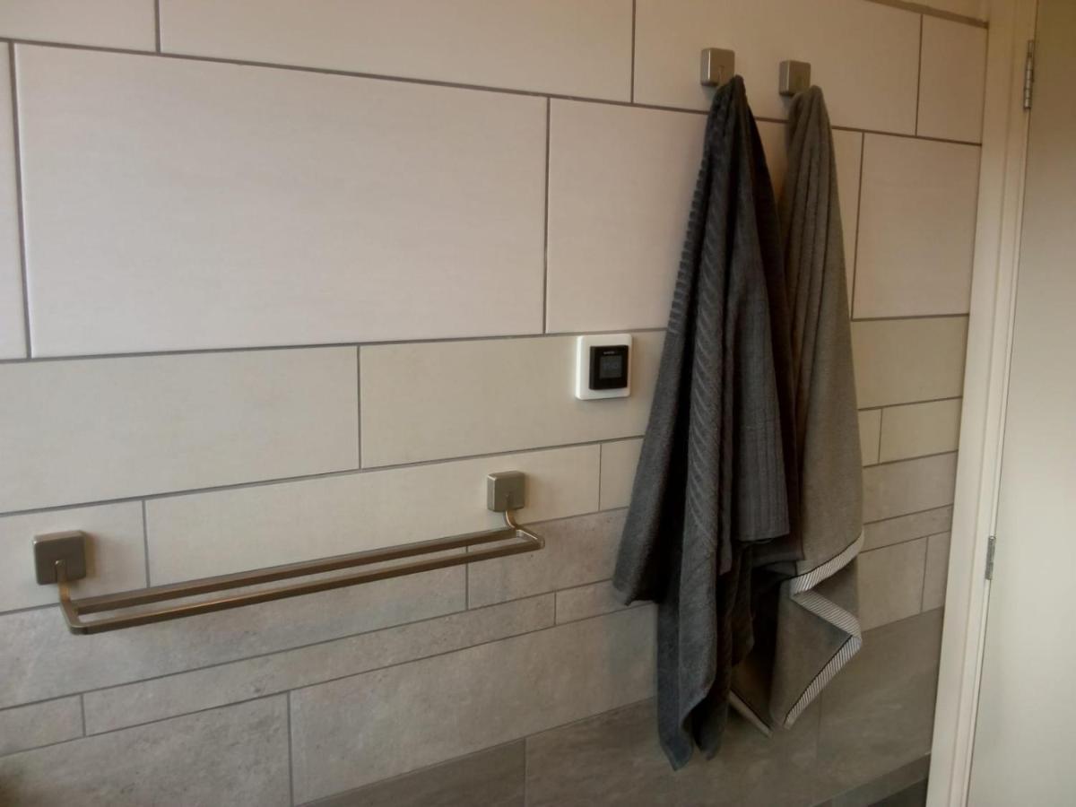 Aldo, Not For Parties, Not A Hotel, With Shared Bathroom, No Kitchen Accommodatie bij particulieren