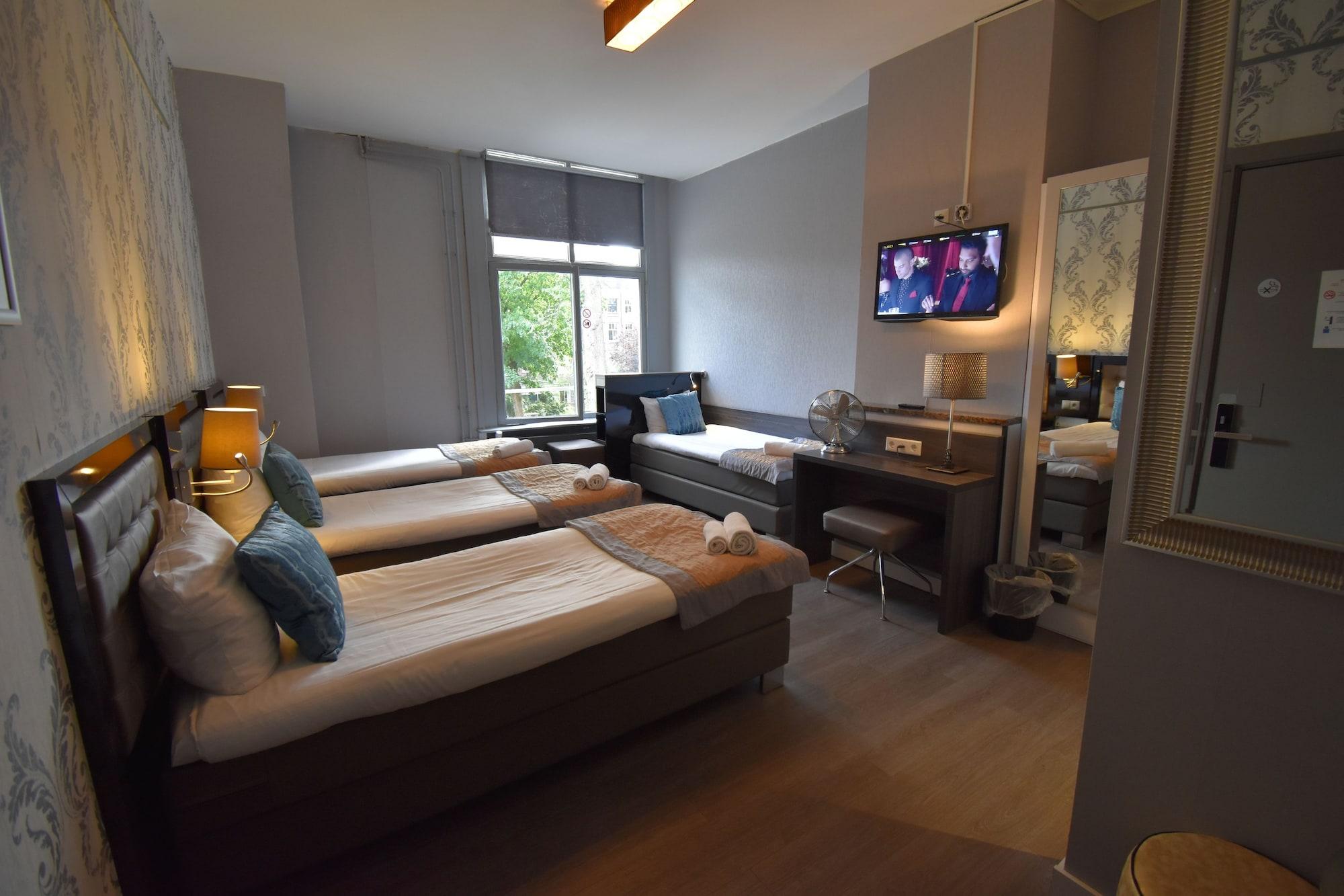 Hermitage Hotel 2*