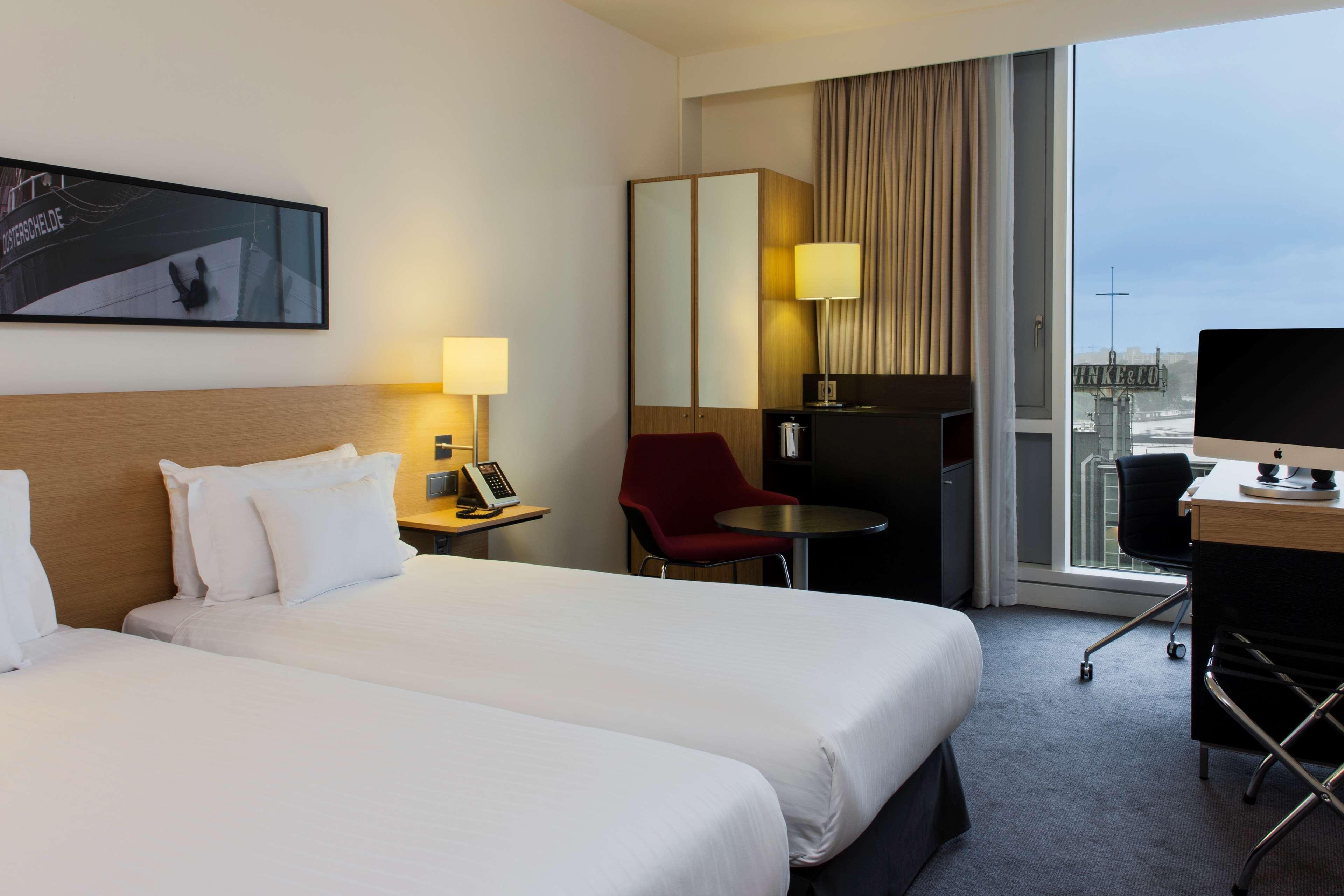 Doubletree By Hilton Station 4*