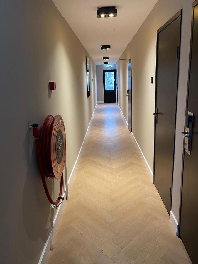 83 2* Ámsterdam