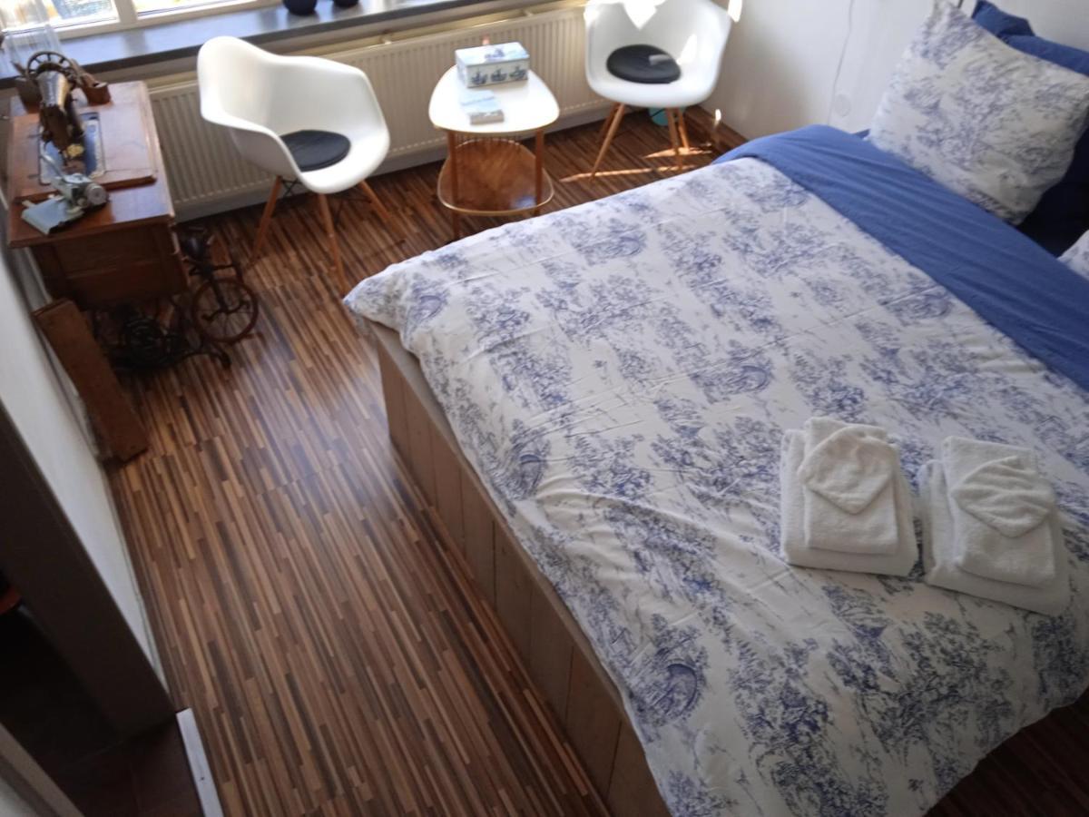 West Bed and breakfast