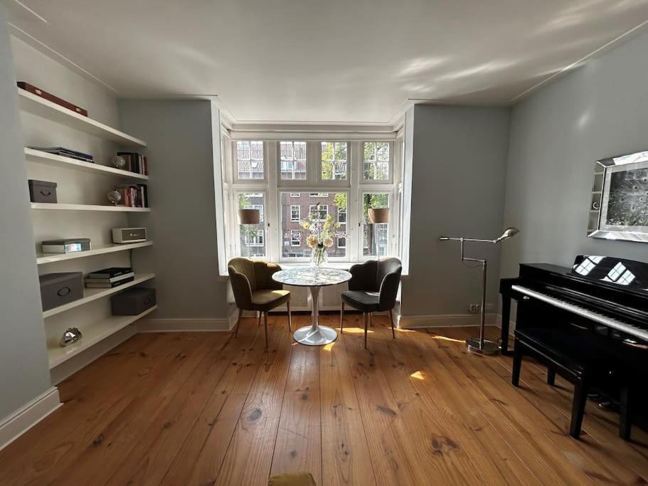 Luxury In The Center Apartment