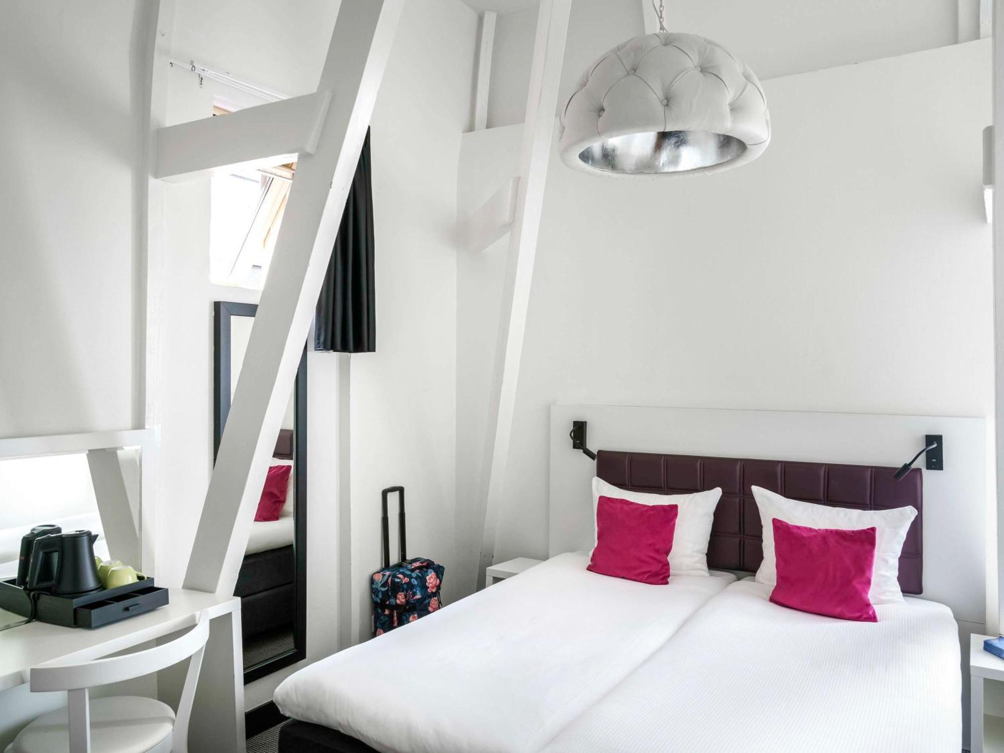 Ibis Styles Amstel 3*