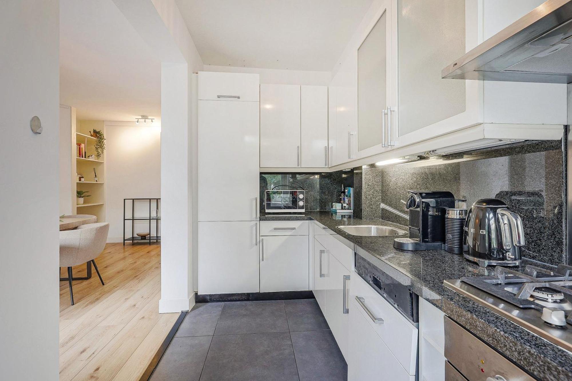 Light And Modern *