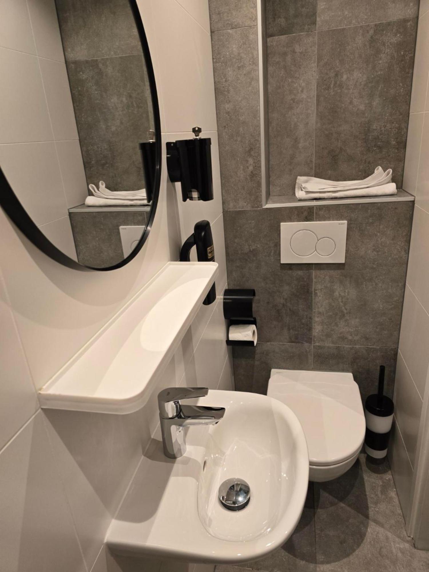 The Crown Hotel Amsterdam