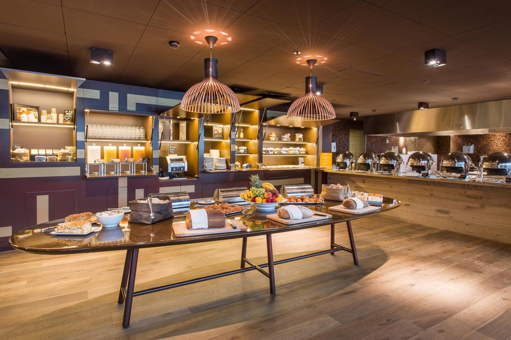 Mate Aitana, 4* Amsterdam