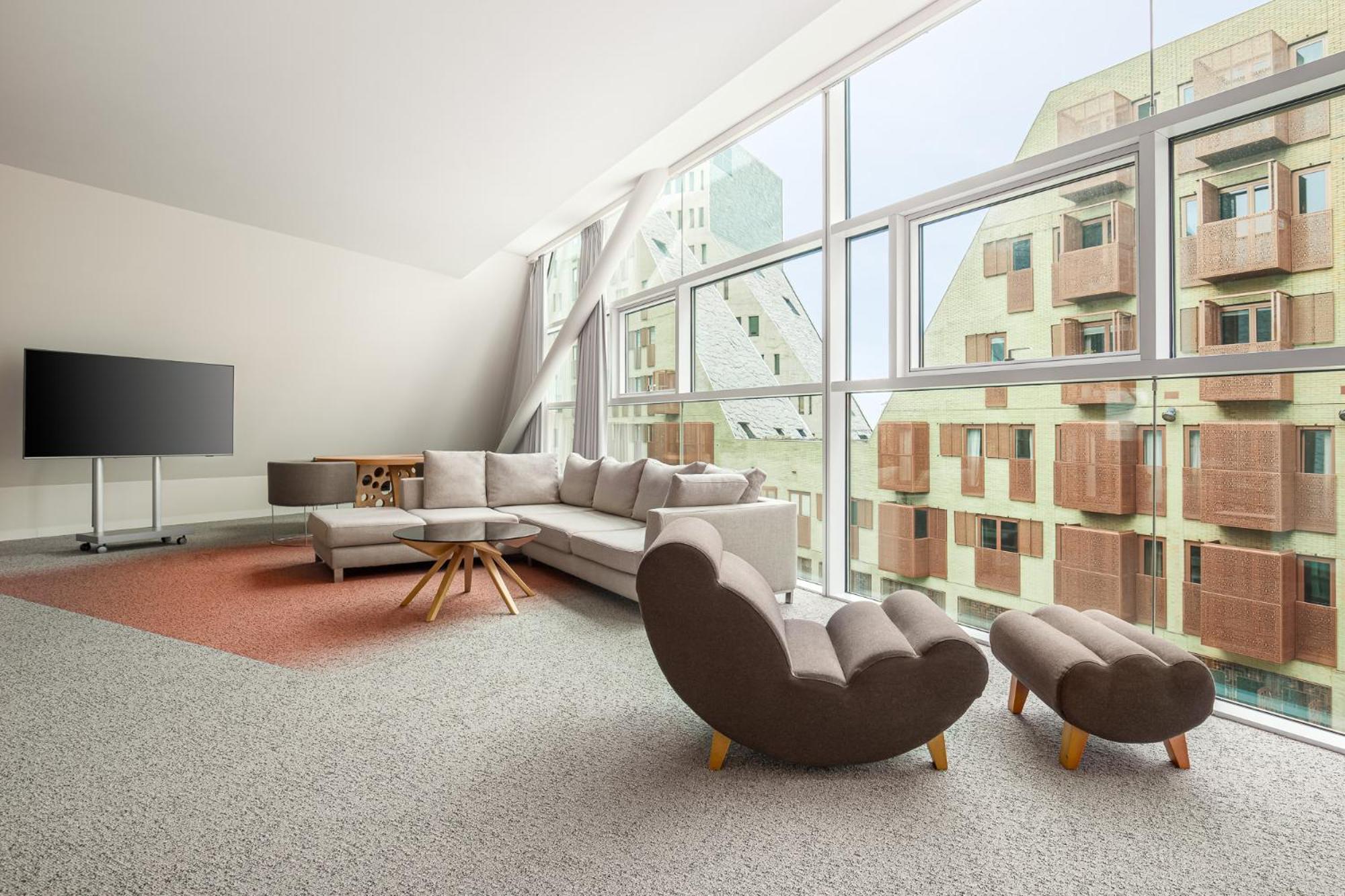 Mate Aitana, 4* Amsterdam