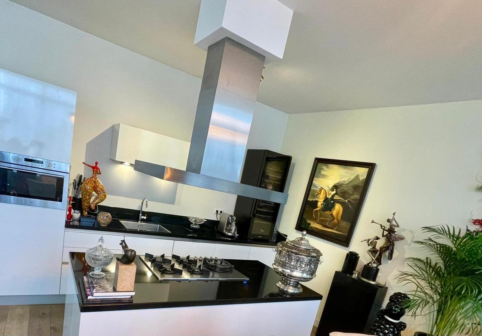 Luxury Center With Canal View 1 Kingsize Bed And 1 Sleeping Sofa Appartamento Amsterdam