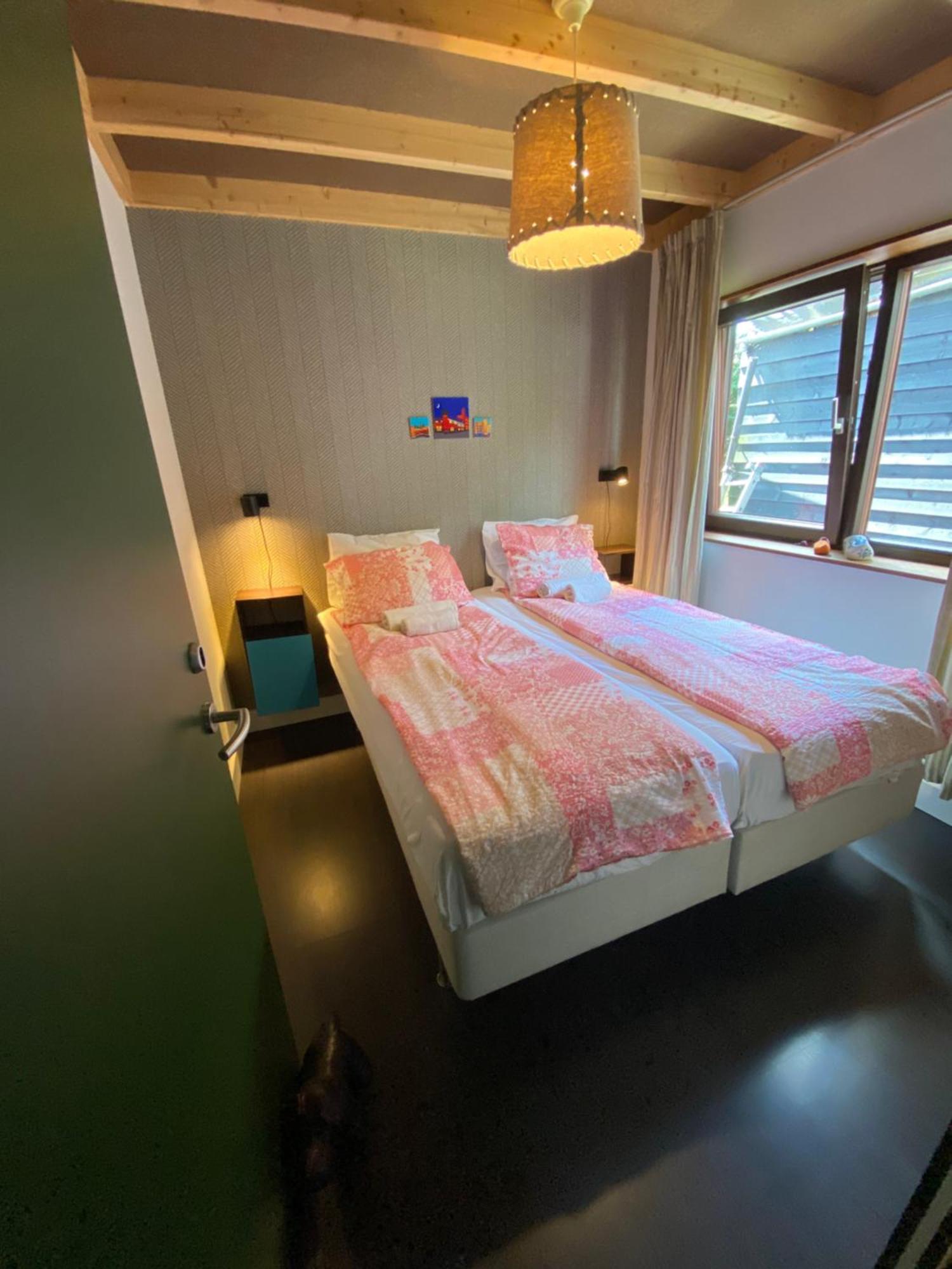 T Verkeren - Houseboat Bed and breakfast