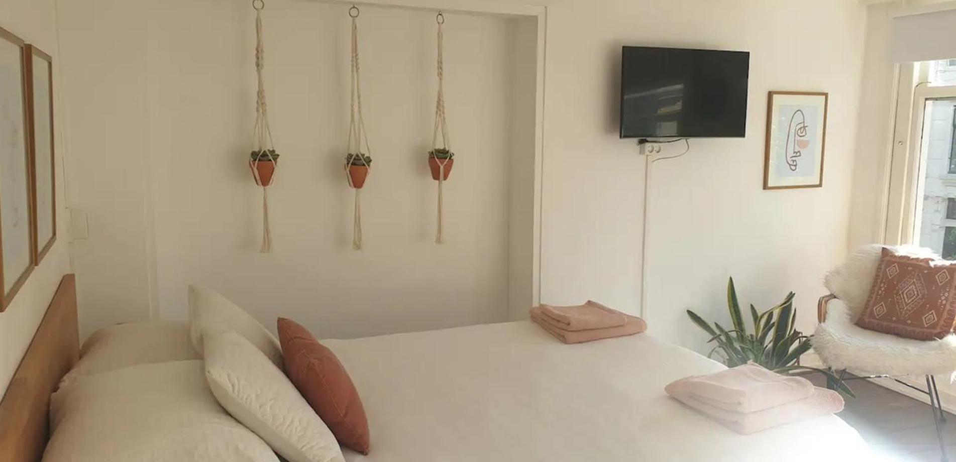 Studio's In The Center Of With Canal View! * Amsterdam