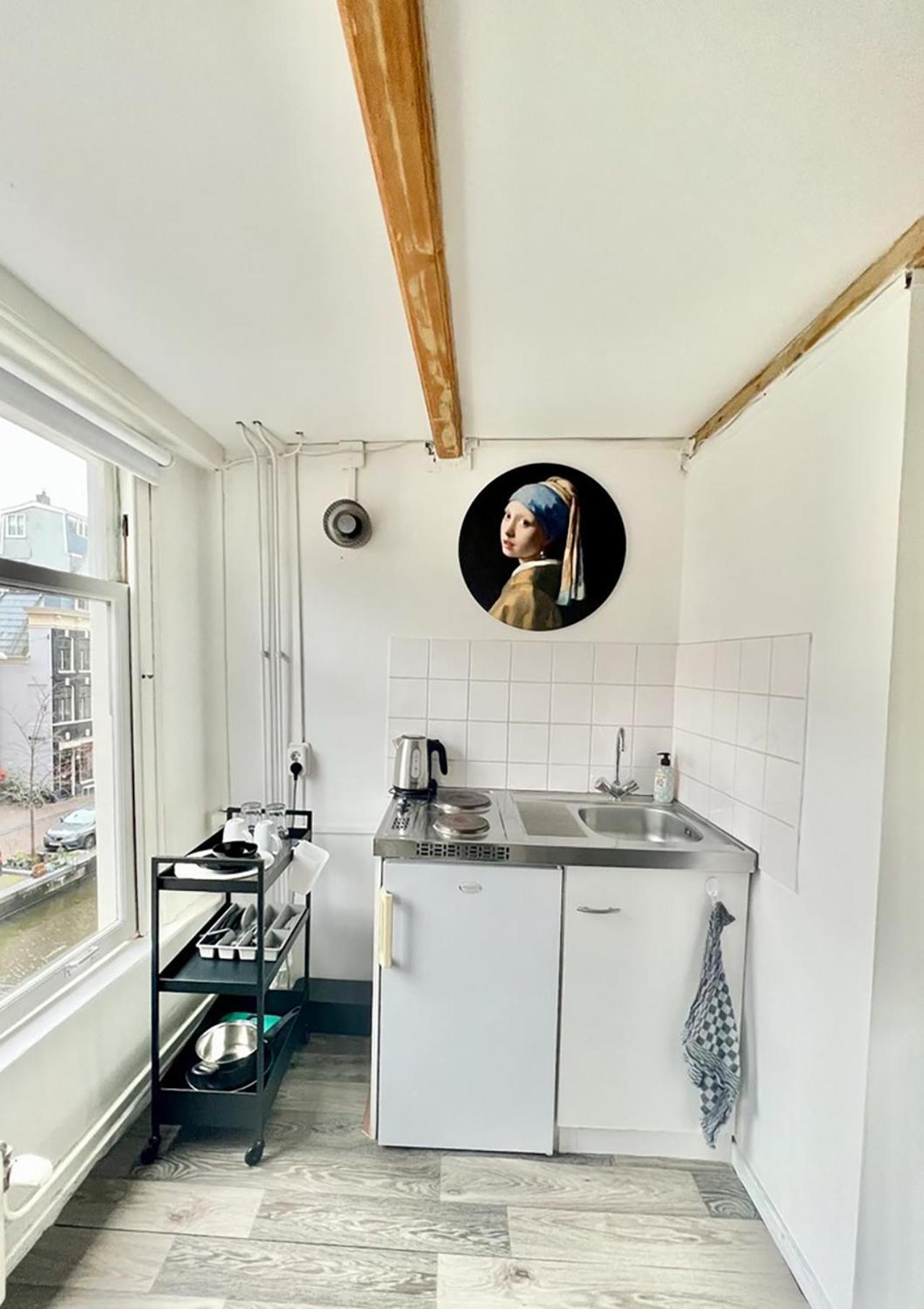 Studio's In The Center Of With Canal View!