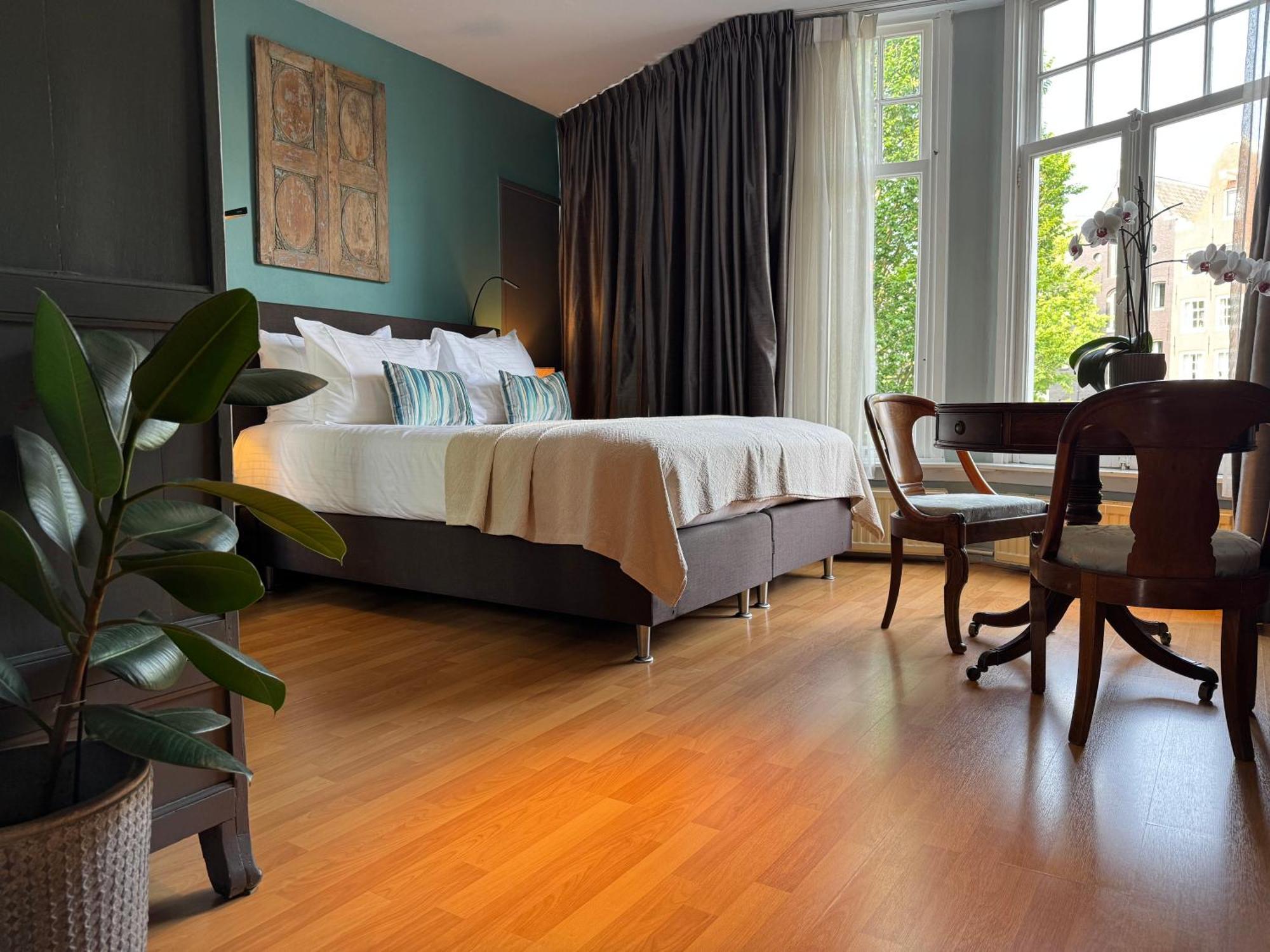 Decor Canal House Bed & Breakfast *