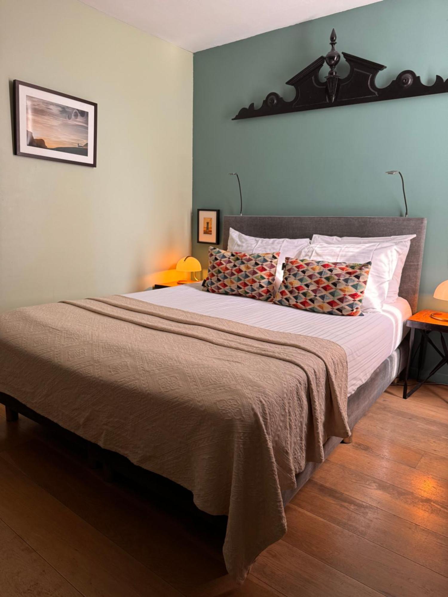 Decor Canal House Bed & Breakfast *