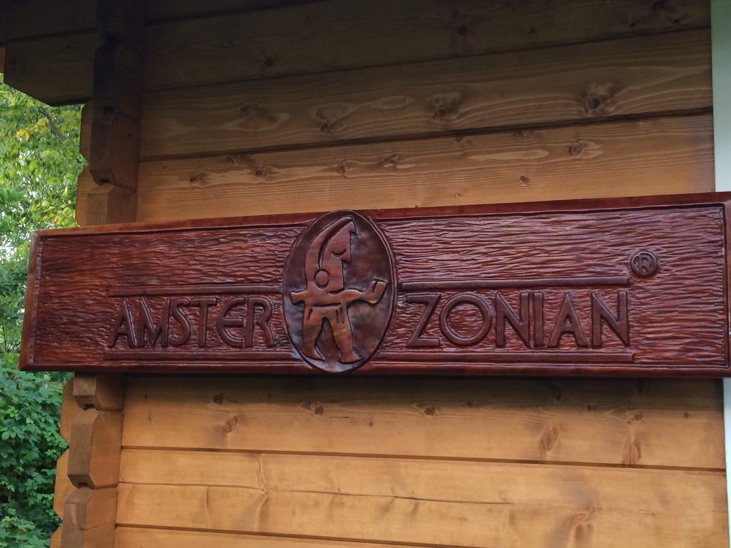 Amsterzonian * Ámsterdam