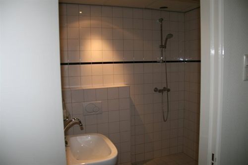 83 2* Ámsterdam