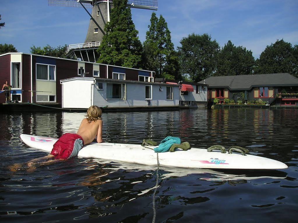 Botel Houseboat Under The Mill Amsterdam
