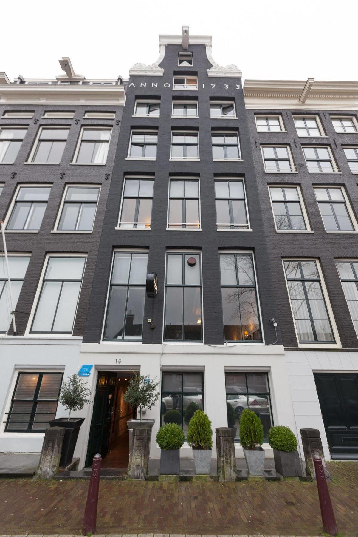 Hermitage Hotel 2*