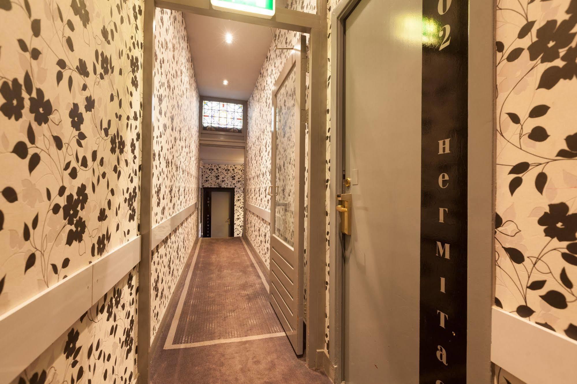 Hermitage Hotel 2*