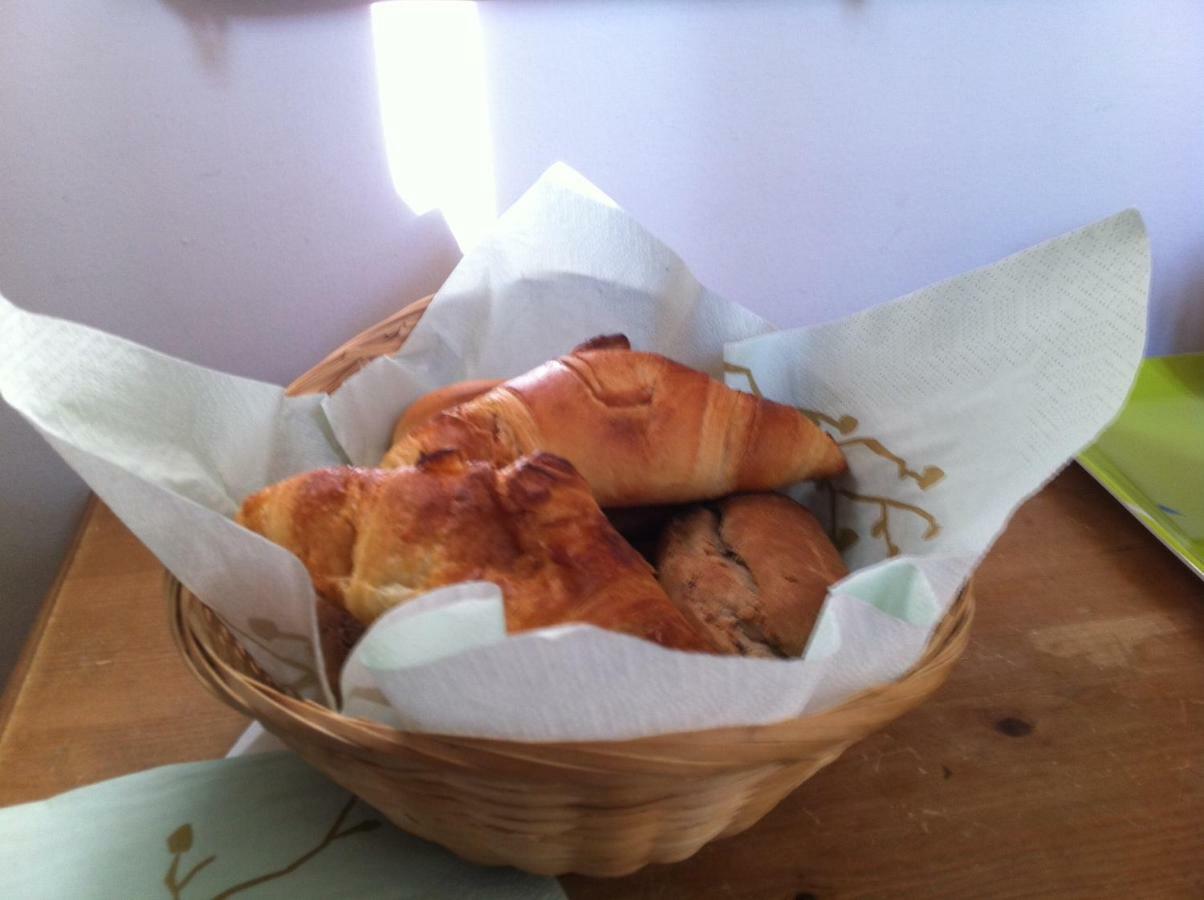 Bed & Breakfast Bees *