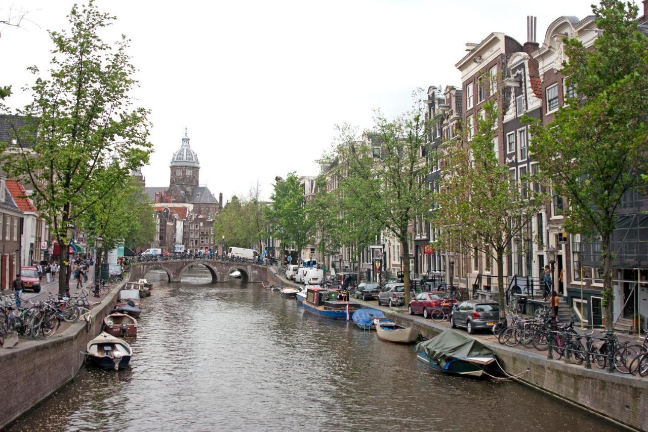 The White Tulip * Amsterdam