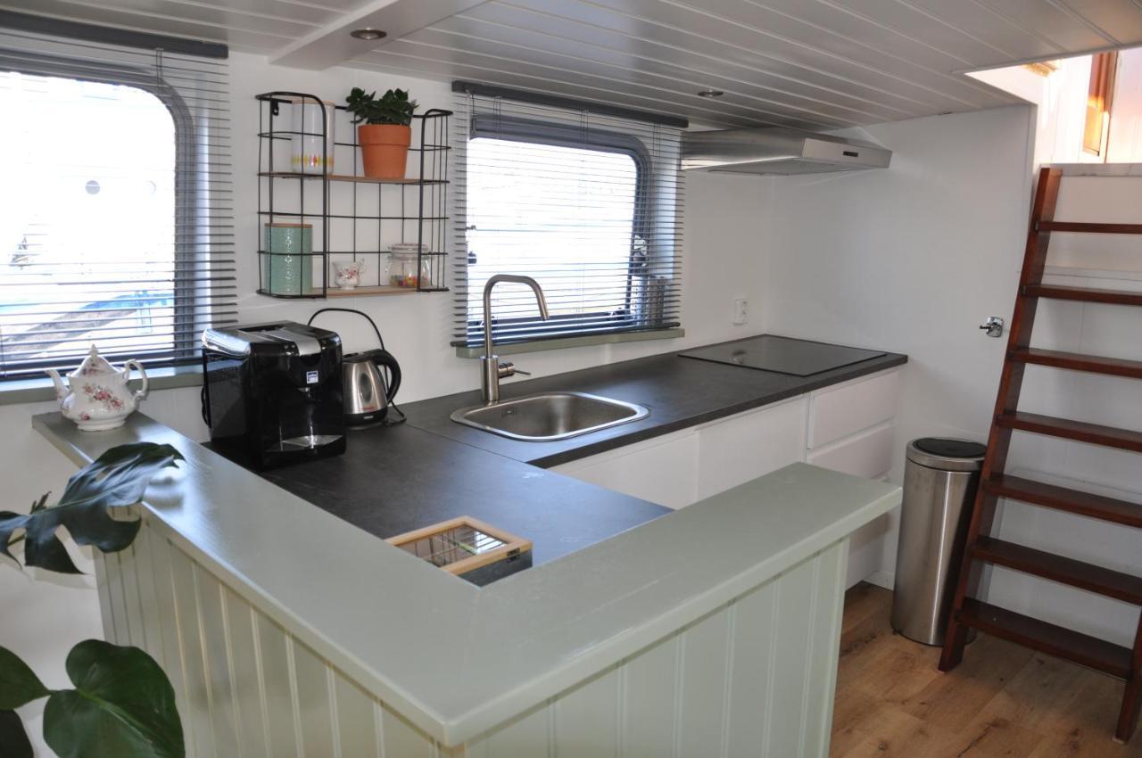 Privatunterkunft Private On Houseboat